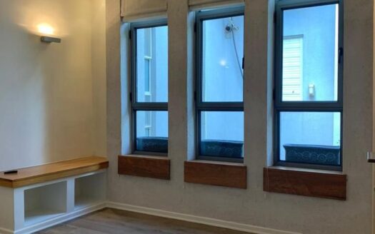 D. Roof in Tel Aviv-Yafo, 2.5 rooms
