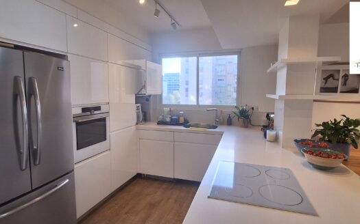Tel Aviv - apartment, 4 rooms